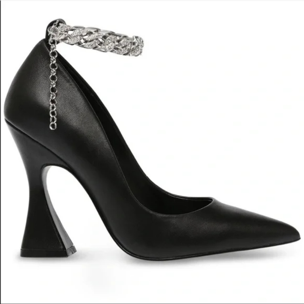 Steve Madden Zippy Black Leather heels Size 8 Brand new never worn silver chain